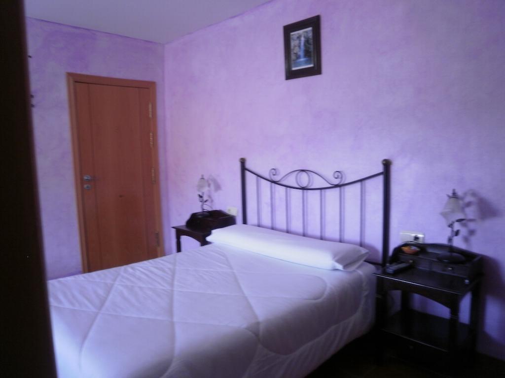 Hostal El Olmo Camarena de la Sierra Kamer foto